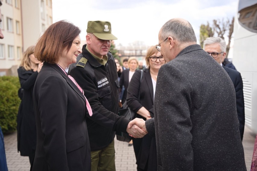 Ministrowie spraw zagranicznych kilku państw, m.in. Polski i...