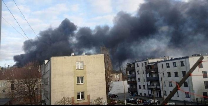 Pożar przy ul. Topolowej w Piotrkowie, na terenie danej huty...