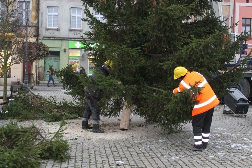 Świąteczne drzewko stanęło na placu Jana Pawła II w...