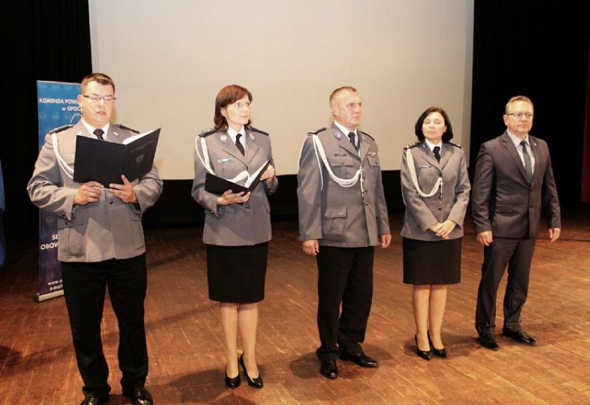 Medale i awanse za służbę. Świętowali policjanci w Opocznie, jutro świętować będą w Tomaszowie Maz.