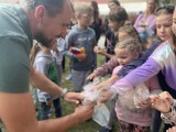 Rodzinny Piknik Naukowy w Kamieniu Krajeńskim. Z takich lekcji nikt nie uciekał! Oto zdjęcia