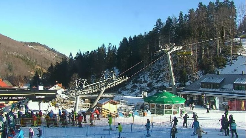Warunki narciarskie w Beskidach. Fajna pogoda do szusowania [ZDJĘCIA Z KAMEREK]