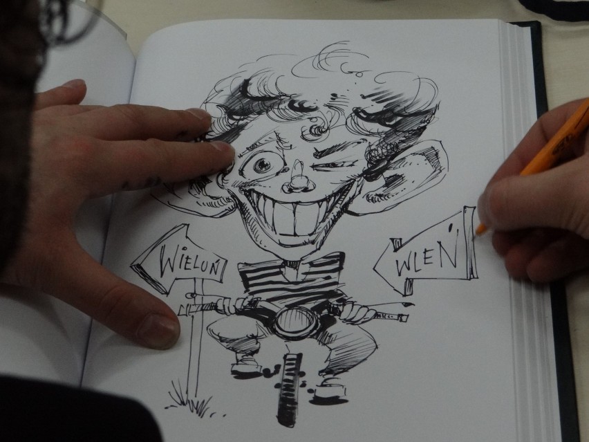 Wieluń: Dzieci uczyły się rysować karykatury w Bibliotece Miejskiej