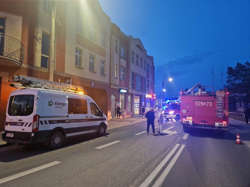 Ogień wybuchł na poddaszu w kamienicy przy ul. Lubichowskiej...