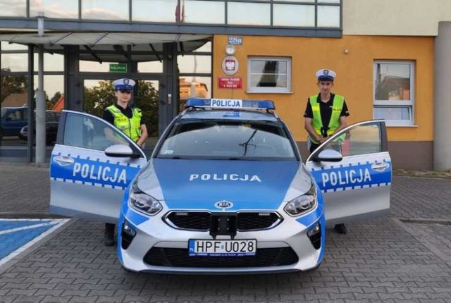 Policjanci z Wieruszowa pilotowali auto do kępińskiego szpitala