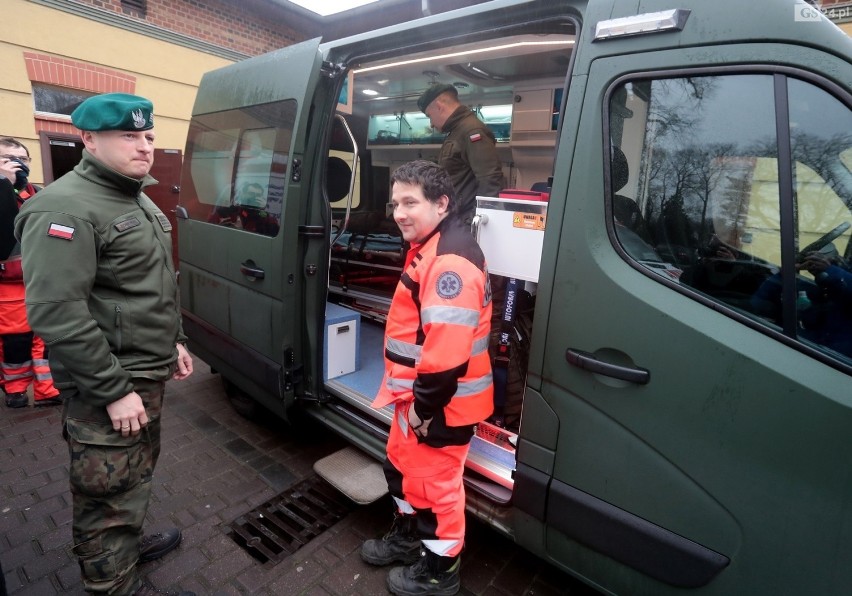 "Błękitni" wspierają ratowników. Dwie wojskowe karetki we flocie pogotowia