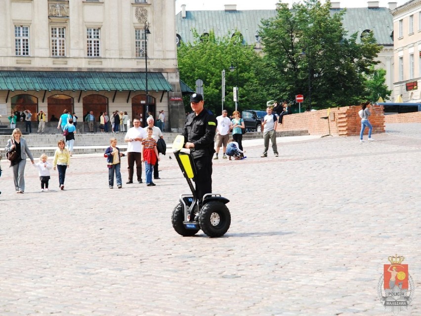 Warszawscy policjanci na Segwayach