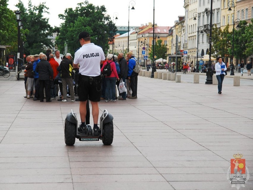 Warszawscy policjanci na Segwayach