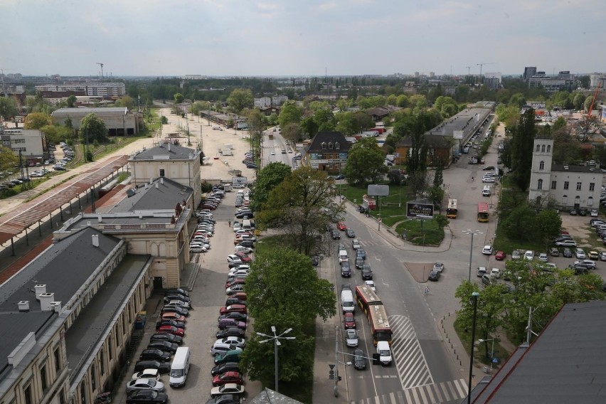 - Zamknięcie części placu Orląt Lwowskich to jedna z...