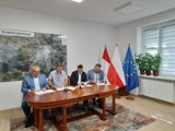 Podpisanie umowy, na realizację przebudowy mostu w mieście Mysłakowice