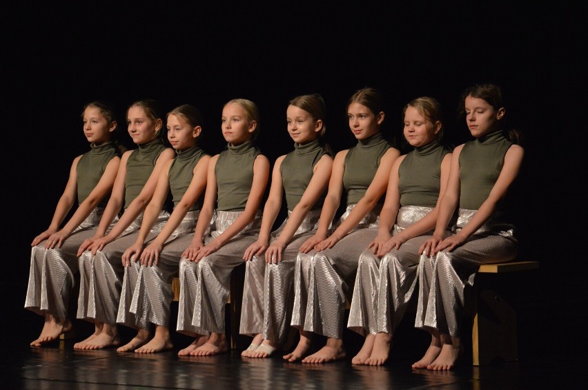 W Bełchatowie zatańczyli soliści, duety oraz teatry tańca z...