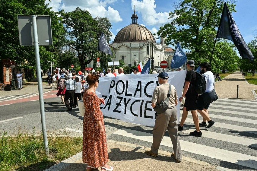 Marsz dla Życia i Rodziny w Bydgoszczy 2024 - zdjęcia.