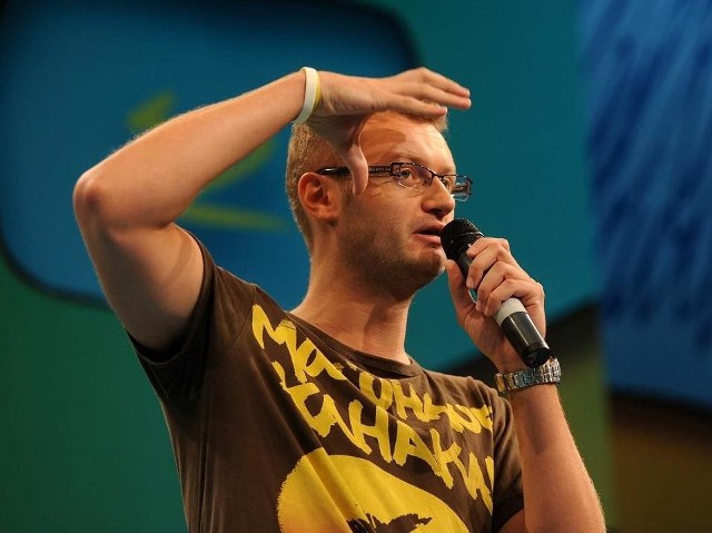 Stand-uper Kacper Ruciński wygrał w ubiegłym roku poznański festiwal "Zostań Gwiazdą Kabaretu"
