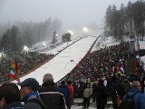 Drużyna polskich skoczków na podium PŚ w Willingen