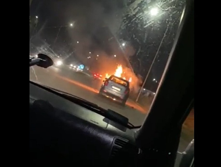 Pożar samochodu w Wałbrzychu. Mieszkańcy Podzamcza byli...