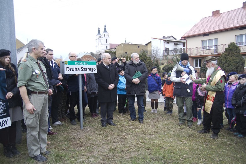 Gmina Piątnica. Druh Szary został patronem ronda (zdjęcia)