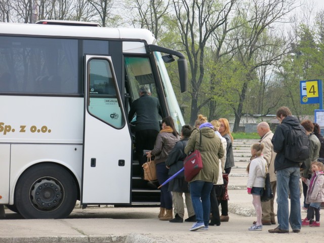 Jeleniogórski PKS poinformował, że kursy do Szklarskiej Poręby zostaną skrócone. Autobusy będą dojeżdżały tylko do przystanku Krokus.