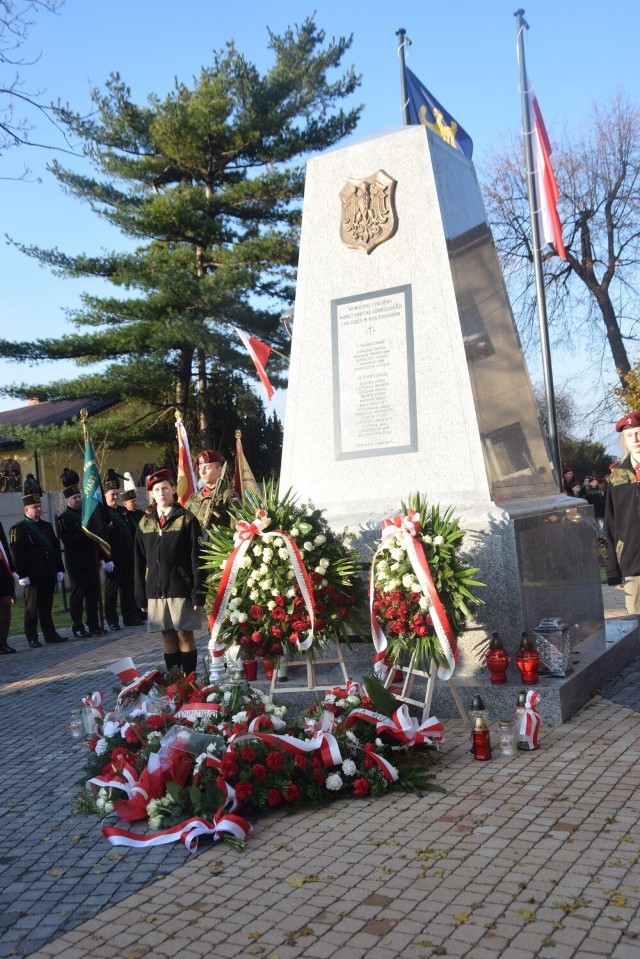 Pomnik na skwerze Powstańców Śląskich w Bieruniu Nowym