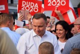 Najnowszy sondaż: Andrzej Duda wygrywa w pierwszej i drugiej turze. Spada poparcie dla Rafała Trzaskowskiego [WYNIKI]