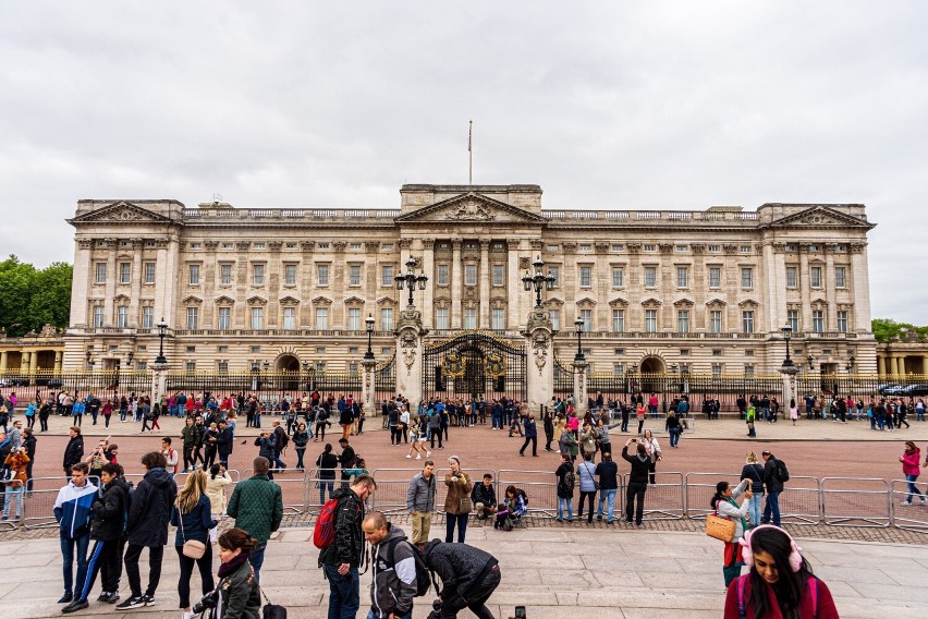 To londyńska siedziba brytyjskiego monarchy, obecnie króla...