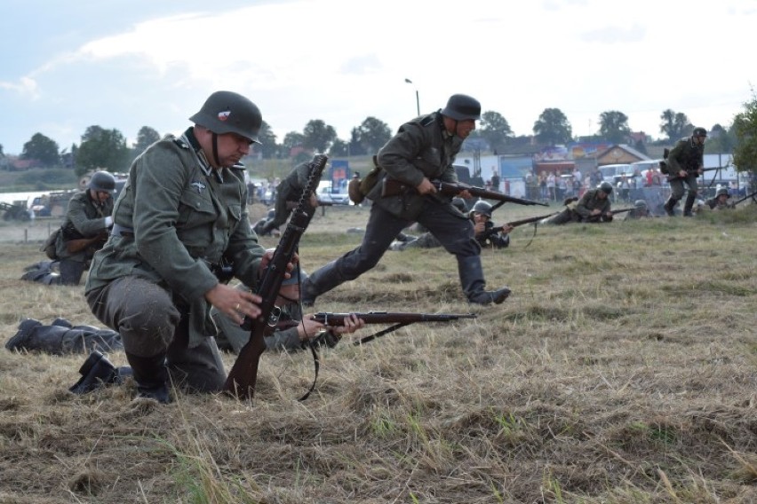 Mikoszewo na dwa dni zmieniło się w arenę historycznych...