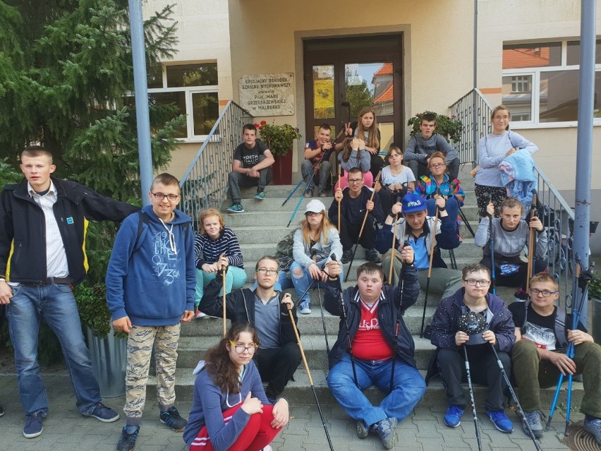 Malbork. Uczniowie SOSW maszerowali i spotkali się na pikniku z okazji Europejskiego Tygodnia Sportu