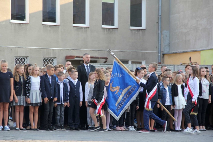 5759 uczniów w powiecie międzychodzkim rozpoczyna dziś rok...