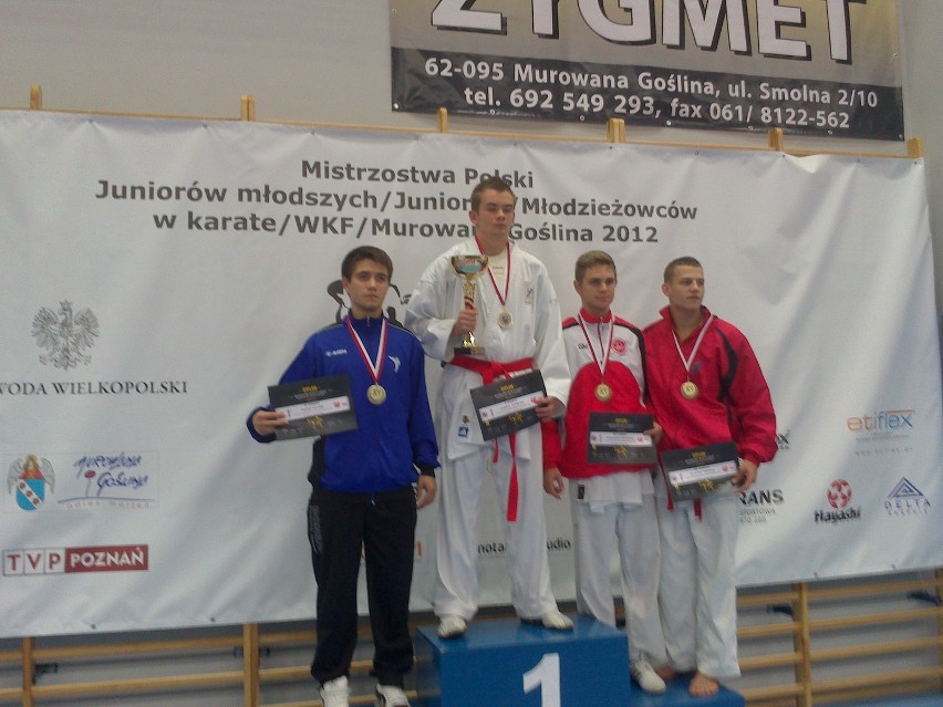 Świetny występ zawodników Bonsai UKS Dwójka w Młodzieżowych Mistrzostwach Polski w karate
