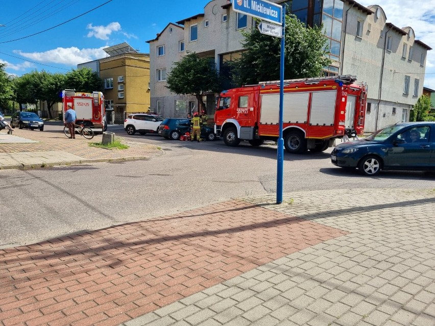 Rumia. Wypadek na ul. Wybickiego (13.07.2022). Dwie osoby z obrażeniami. Możliwe utrudnienia w ruchu drogowym | ZDJĘCIA