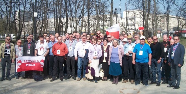 Zduńskowolanie w Warszawie na odsłonięciu Pomnika Ofiar Tragedii Smoleńskiej