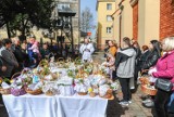 Adoracja przy grobach Pańskich i święcenie pokarmów w Jaśle. Wielka Sobota w Kościele katolickim