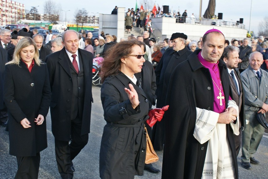 Sosnowiec: Plac papieski gotowy i poświęcony [Zdjęcia]