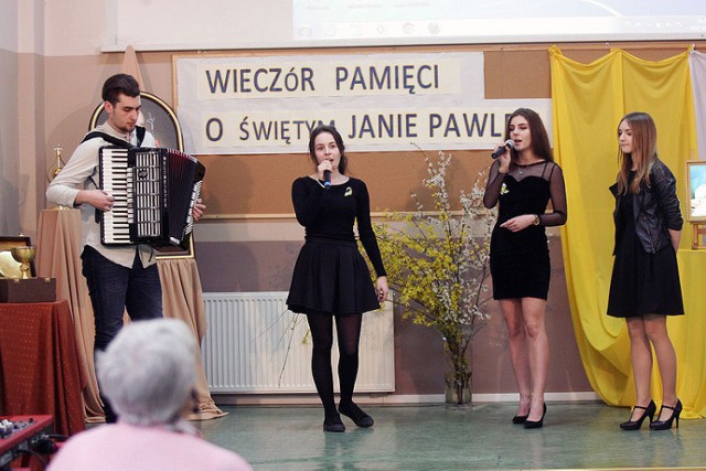 Wieczór Pamięci o Świętym Janie Pawle II w Legnicy