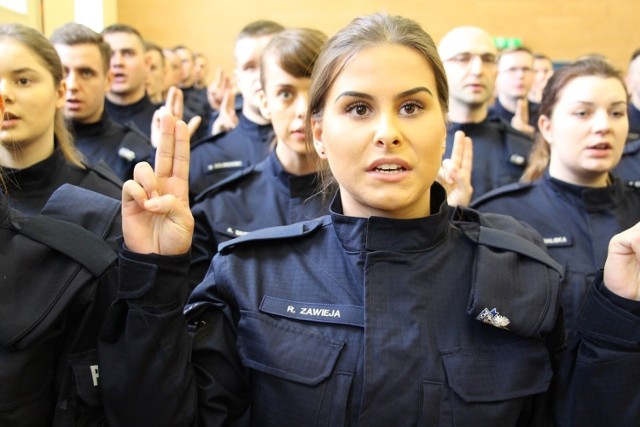 Nowi policjanci i policjantki z Wielkopolski złożyli ślubowanie w Poznaniu