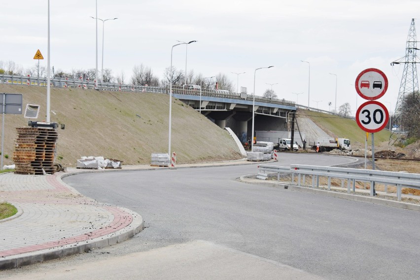 Kończy się przebudowa DK28 w Krośnie. Nowy wiadukt w ciągu ul. Podkarpackiej już przejezdny [ZDJĘCIA]