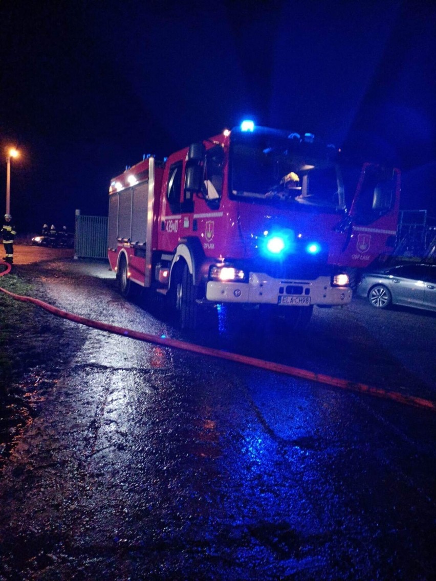 Pożar sterty słomy na terenie zakładu w Karszewie pod Łaskiem
