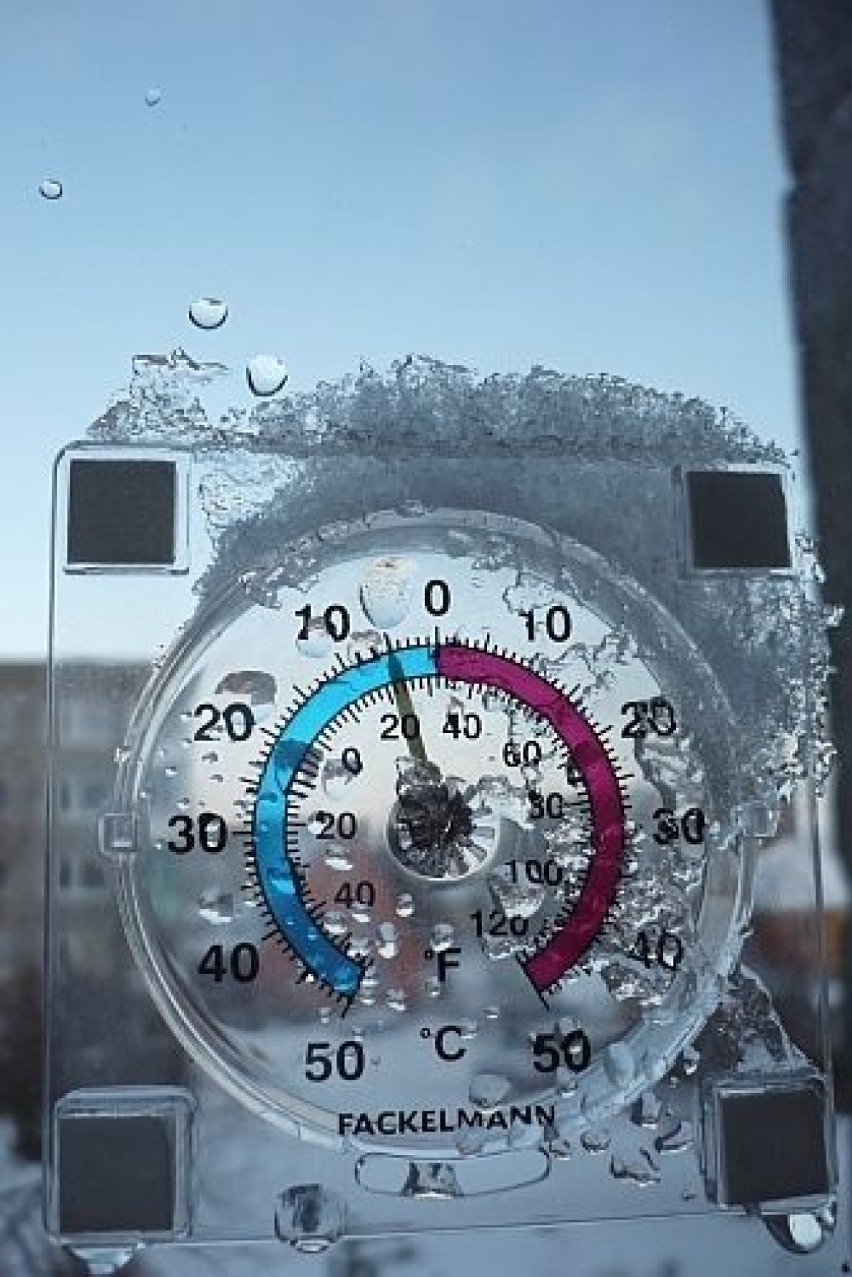 Dzisiaj rano w Nowogardzie o 8., obmarznięty termometr tzw....