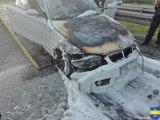 BMW zapaliło się na ulicy FOTO Ugasili je strażacy z Redy i Rumi