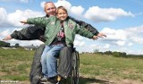 Niepełnosprawny Waldemar nurkuje i lata na motolotni