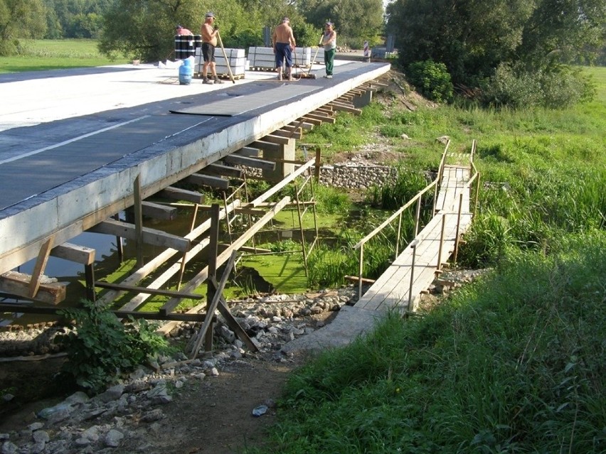 Trwa przebudowa mostu w Młodzianowie