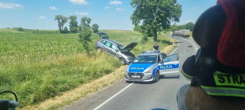 Wypadek w Radomicach. Droga zablokowana, wprowadzono objazd 