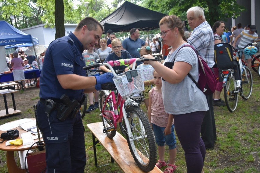 Policja przeprowadziła dziś akcję znakowania rowerów [ZDJĘCIA] 
