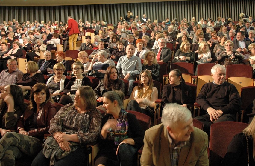 Filharmonia Kaliska. Koncert Mietka Szcześniaka