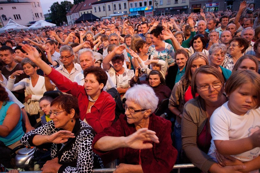 W 2010 roku tłum na Rynek w Wągrowcu przyciągnął koncert...