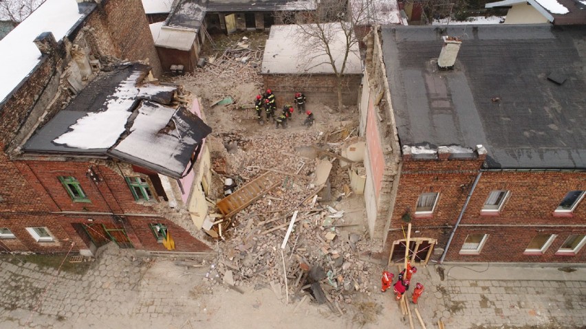 Rozbiórka zawalonej kamienicy w Sosnowcu [ZDJĘCIA + WIDEO]. Pod gruzami zginęła kobieta