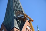 Kościół Mariacki w Szczecinku. Ruszyła naprawa dachu wieży [zdjęcia]