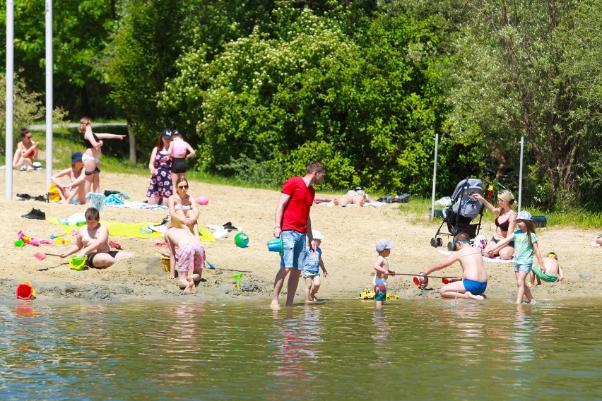 Gorący weekend na Żwirowni w Rzeszowie. Sezon na kąpielisku rozpoczęty! [ZDJĘCIA]