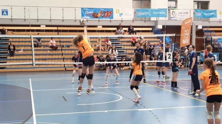 Młode siatkarki SPS Volley Piła zapewniły sobie awans do...