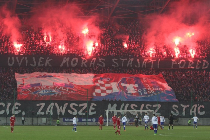 Zgoda między kibicami Górnika i Hajduka Split została...