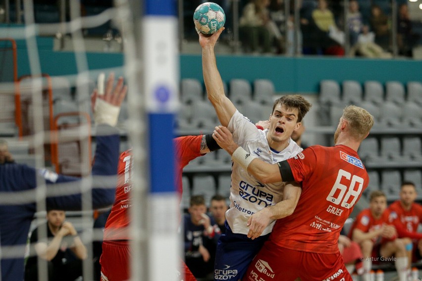 Unia Tarnów wygrywa z Arged KPR Ostrovia 26-23. Mamy zdjęcia z emocjonującego meczu ekstraligi piłki ręcznej